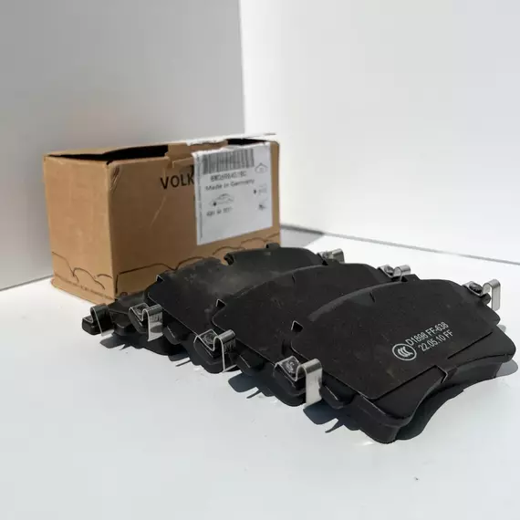 Тормозные колодки задние VAG 8W0 698 451 BC