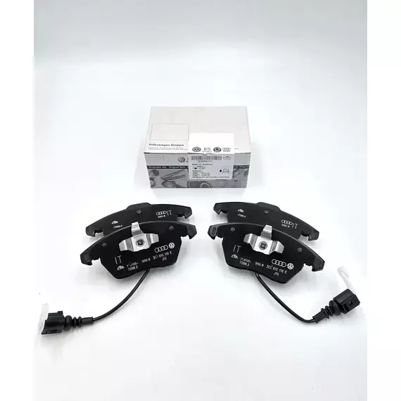 Колодки тормозные передние VAG 3C0698151C (VW Golf, Jetta, Passat, Polo, Skoda Octavia, Rapid, Superb)
