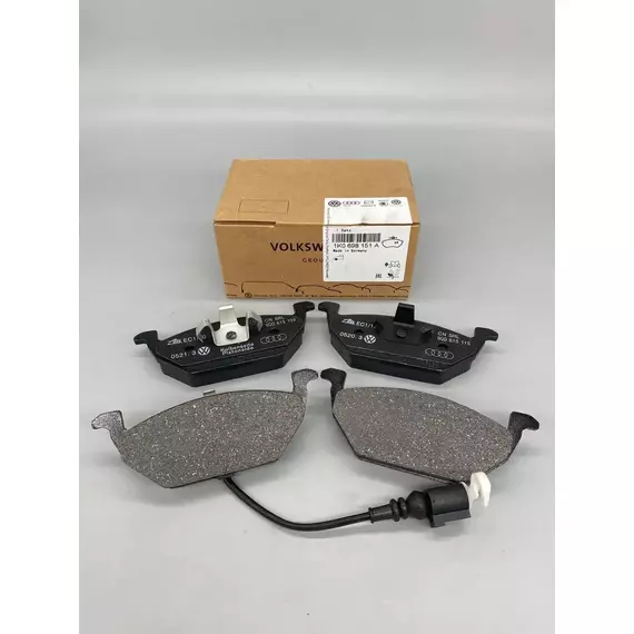 Колодки тормозные VAG (VW/Audi/Skoda/Seat) 1K0698151A