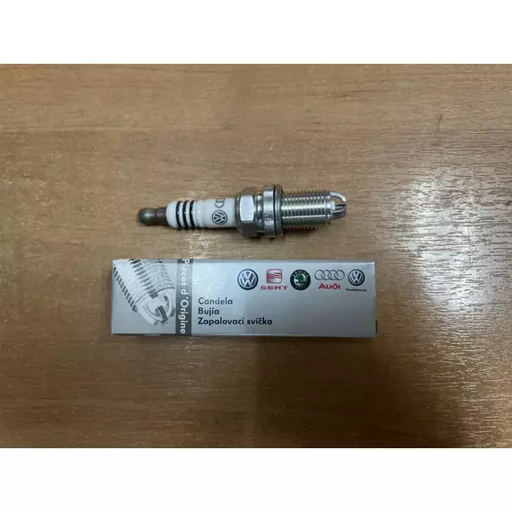 Свеча зажигания VAG (VW/Audi/Skoda/Seat) 101000033AG