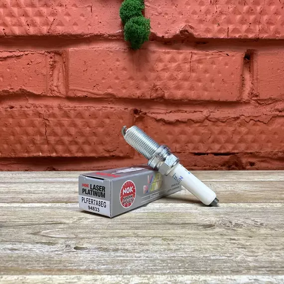 Свеча зажигания NGK 94833