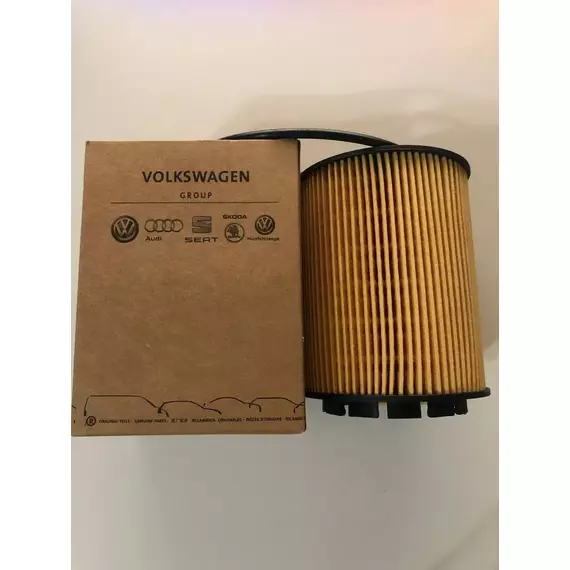 Фильтр масляный VAG 021115562A (VW Golf, Passat, Touareg, Transporter, Multivan, Audi A8, Q7)